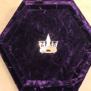 Jeffree star blood lust HOLD